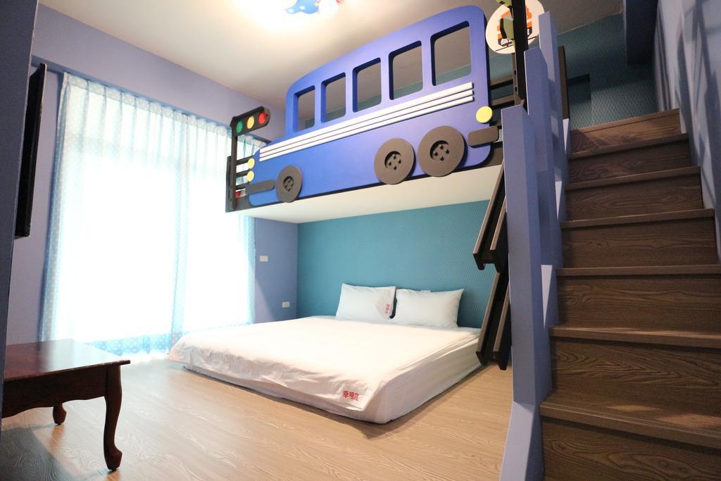 Hotel The Railroad Runs à T'ai-tung Extérieur photo
